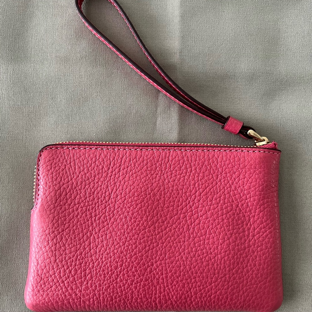 Coach Corner Zip Wristlet with Horse and Carriage - Strawberry Haze - NWOT - Picture 2 of 5